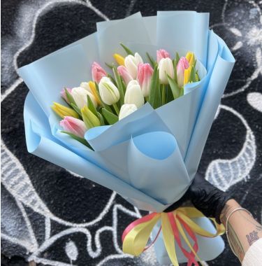 Букет 21 тюльпан мікс