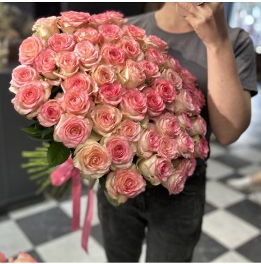 51 троянда Джумілія