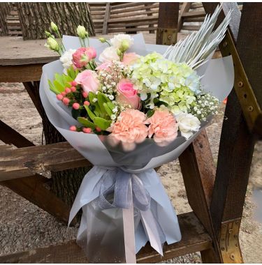 Букет з троянд та гортензій &quot;Казанова&quot;