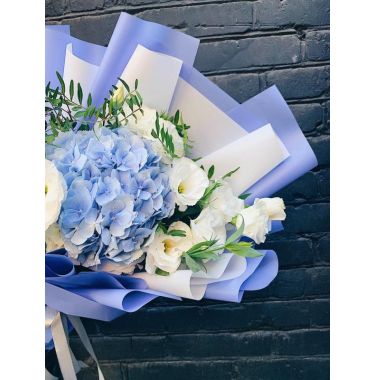 Гортензія та еустомі