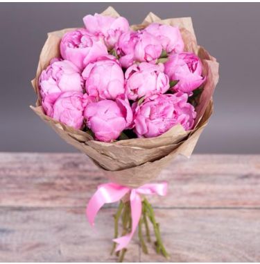 Півонії в крафті