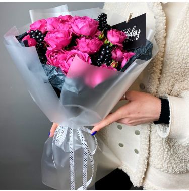 Букет кущових піоноподібних троянд Річ баблз