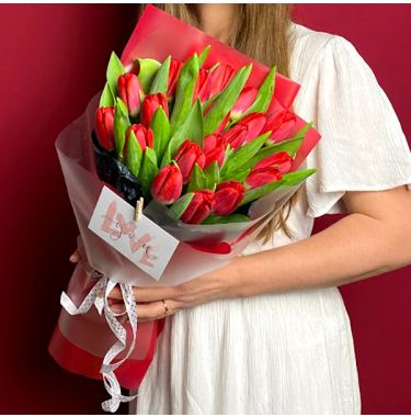 Букет 19 червоних тюльпанів Роттердам