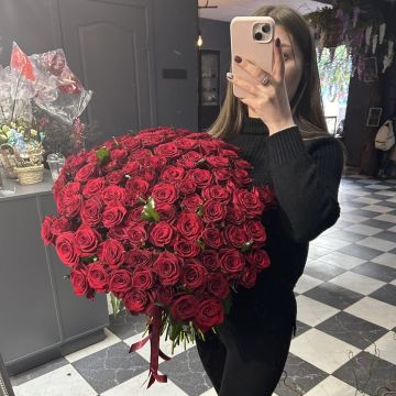 Букет зі 101 червоної троянди "Класика 101"