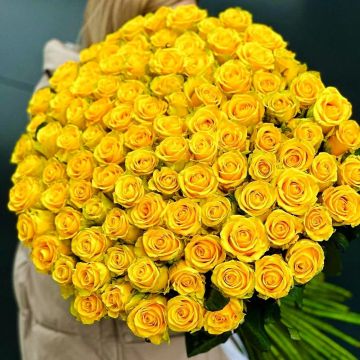 101 жовта троянда