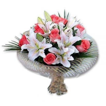 Букет з троянд та лілій "Констанція"