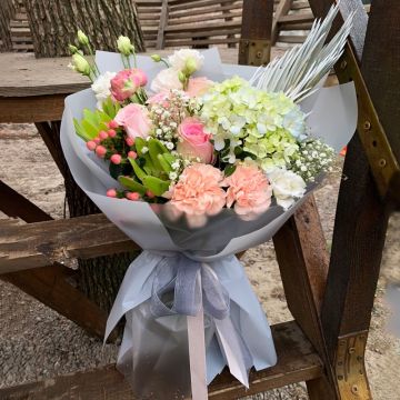Букет з троянд та гортензій &quot;Казанова&quot;
