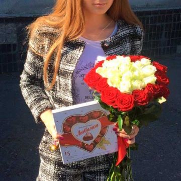 Букет з 35 троянд "Гордість Амура"