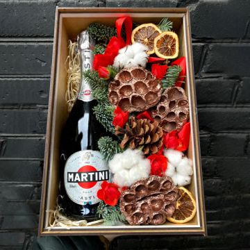 Новорічна подарункова коробка із шампанським