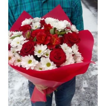 Букет з троянд, хризантем та альстромерій