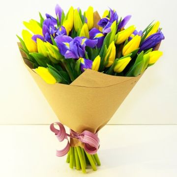 Букет тюльпанів та ірисів &quot;Весняна класика&quot;