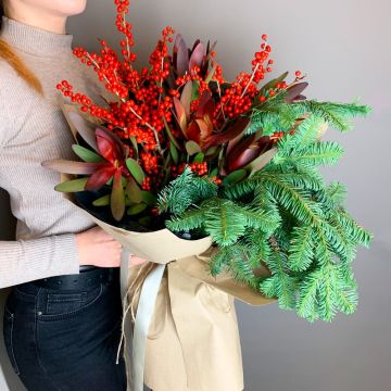Різдвяний букет з ілексу