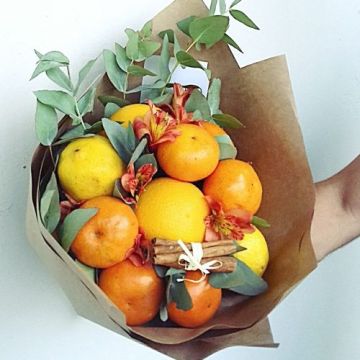 Фруктовий букет з мандаринів та апельсинів