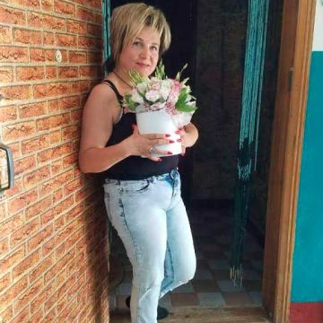 Коробка з еустомою