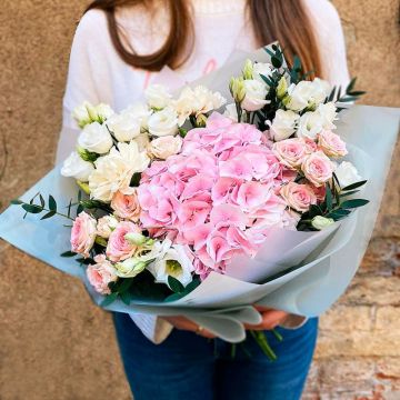 Букет з рожевої гортензії та кущових роз &quot;Гера&quot;