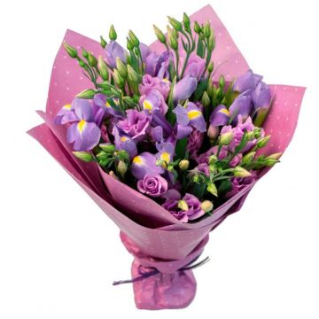 Букет з ірисів та еустом