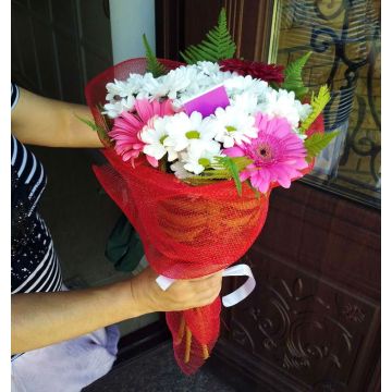 Букет з гербер та хризантем "Ласка"