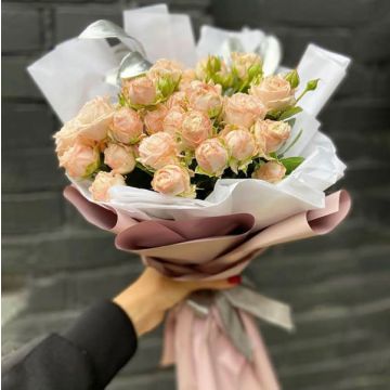 Букет із піоноподібних кущових троянд "Маленький принц"
