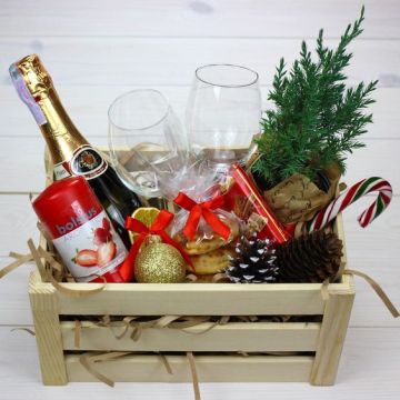 Подарунковий новорічний кошик "Шишка"